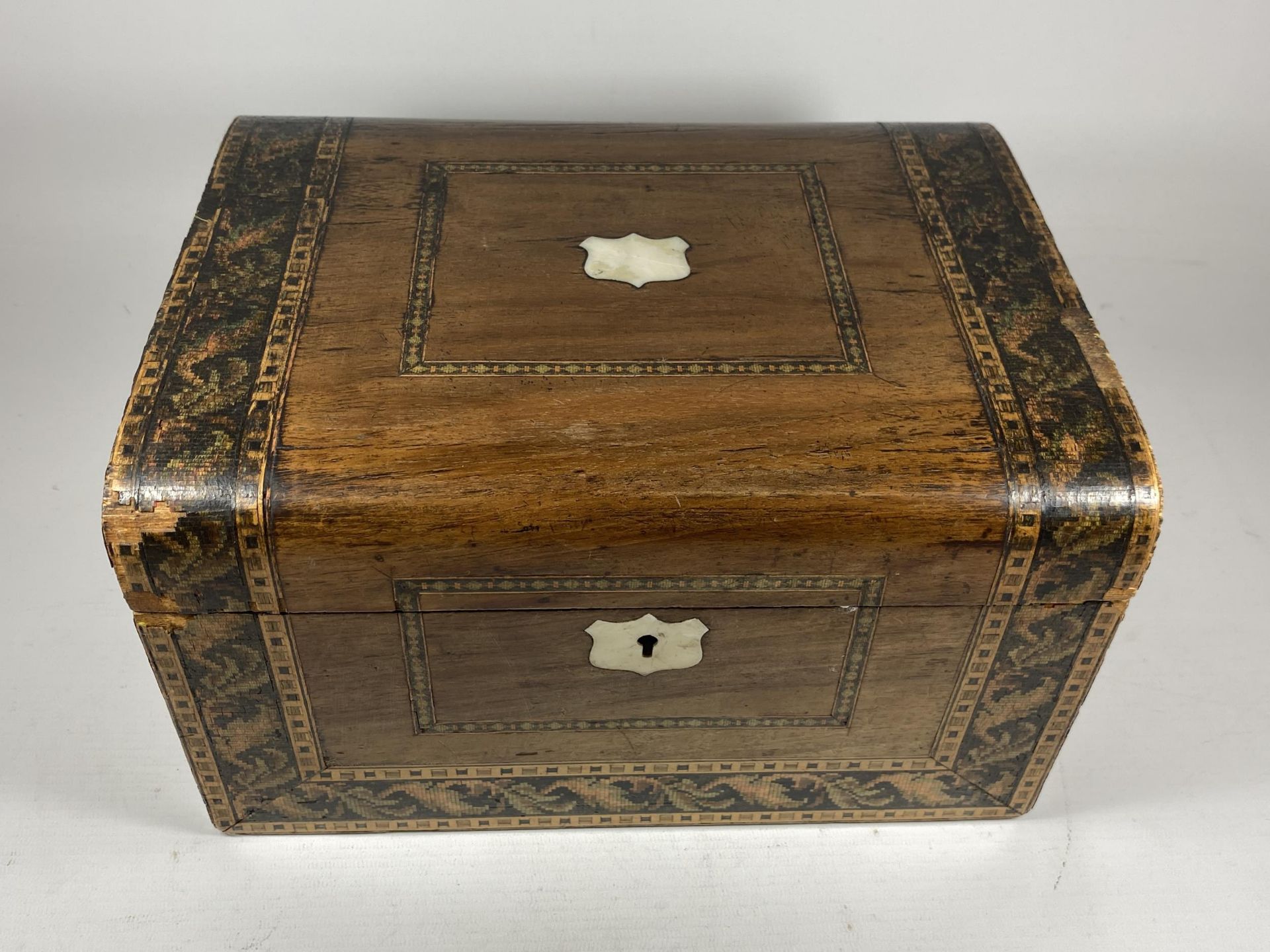 A VINTAGE INLAID SEWING BOX WITH MOTHER OF PEARL DESIGN