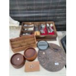 AN ASSORTMENT OF ITEMS TO INCLUDE A TREEN DESK TIDY, A BEVELED EDGE HAND MIRROR AND AN ASSORTMENT OF