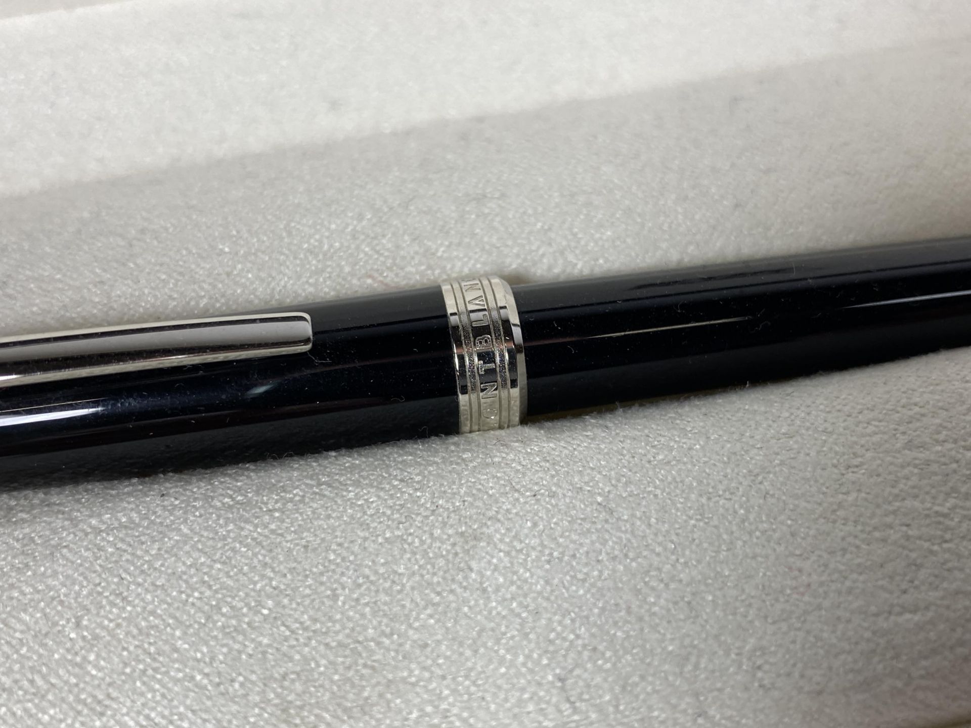 A BOXED MONT BLANC BALL POINT PEN - Image 2 of 3