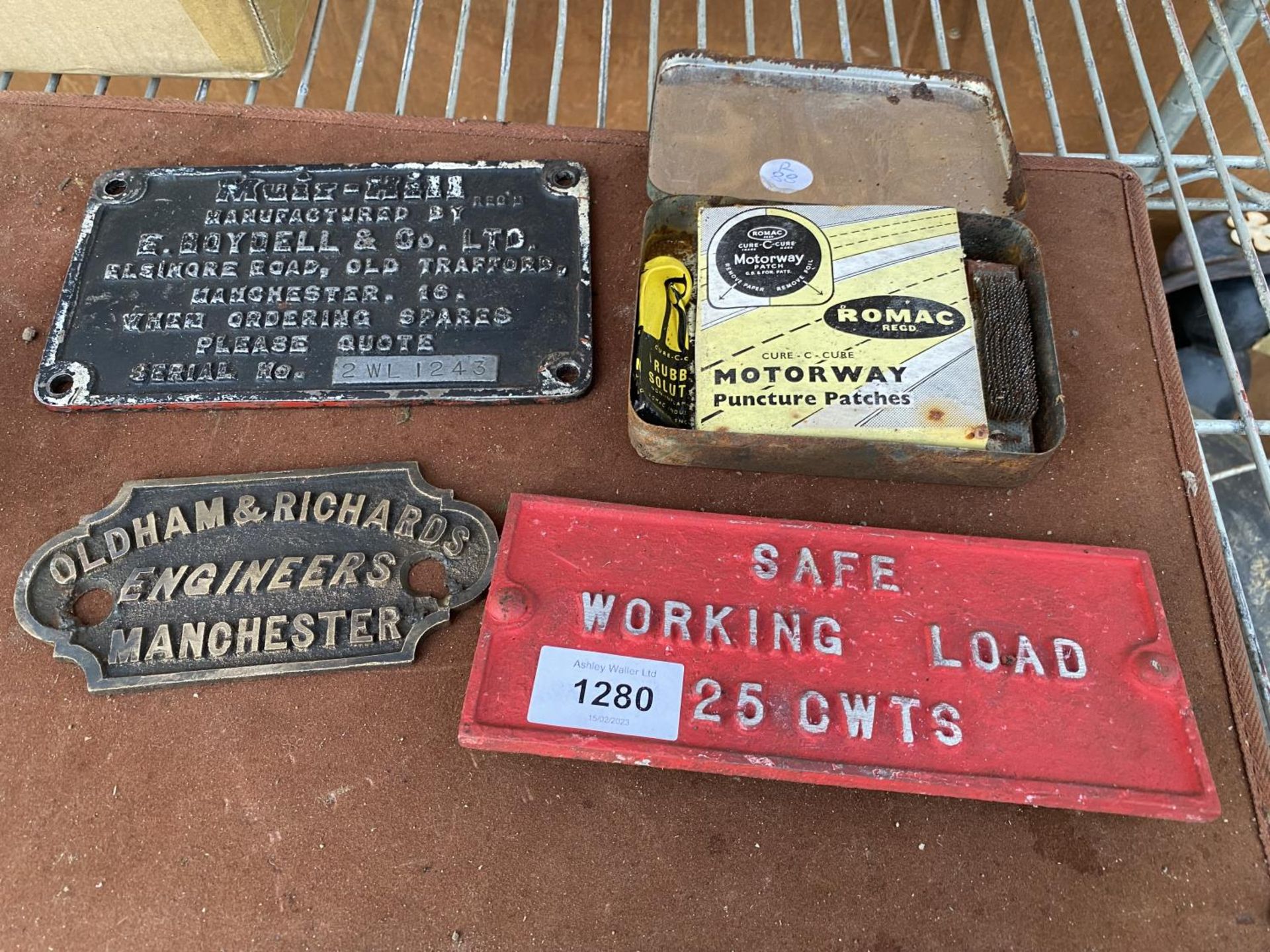 THREE VINTAGE METAL PLAQUES TO INCLUDE 'OLDHAM & RICHARDS' AND 'MUIR-HILL' ETC