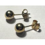 A PAIR OF TESTED TO 14 CARAT GOLD EARRINGS GROSS WEIGHT 2.47 GRAMS