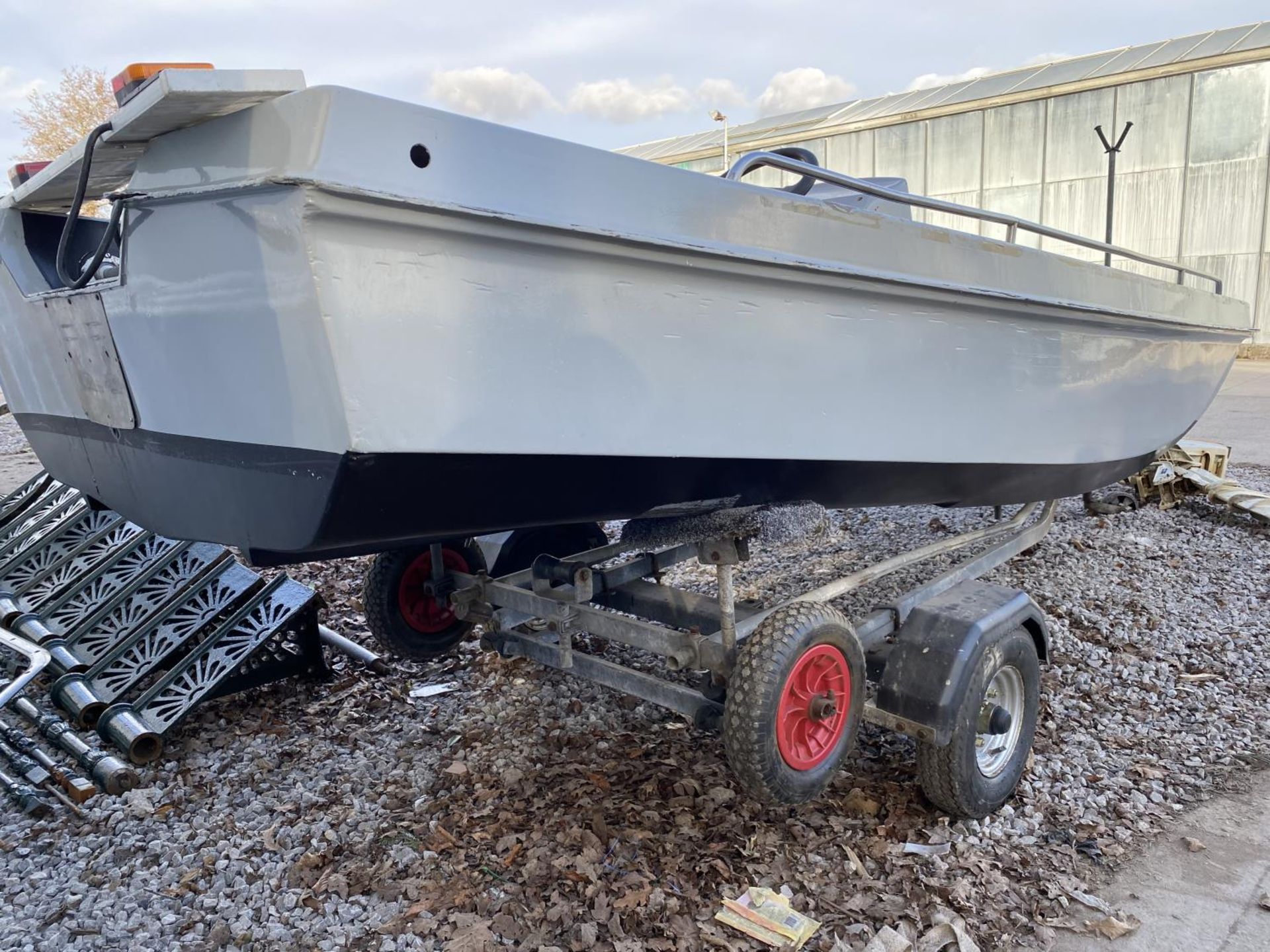 A FISHING BOAT WITH JOHNSON SEAHORSE OUTBOARD MOTOR MODEL NO: J5RTCTA COMPLETE WITH A FOLDING - Image 8 of 12