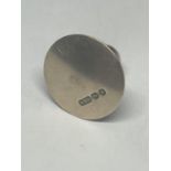 A 9 CARAT GOLD STUD GROSS WEIGHT 1.94 GRAMS