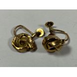 A PAIR OF 9CT YELLOW GOLD EARRINGS, A/F, WEIGHT 2.23G