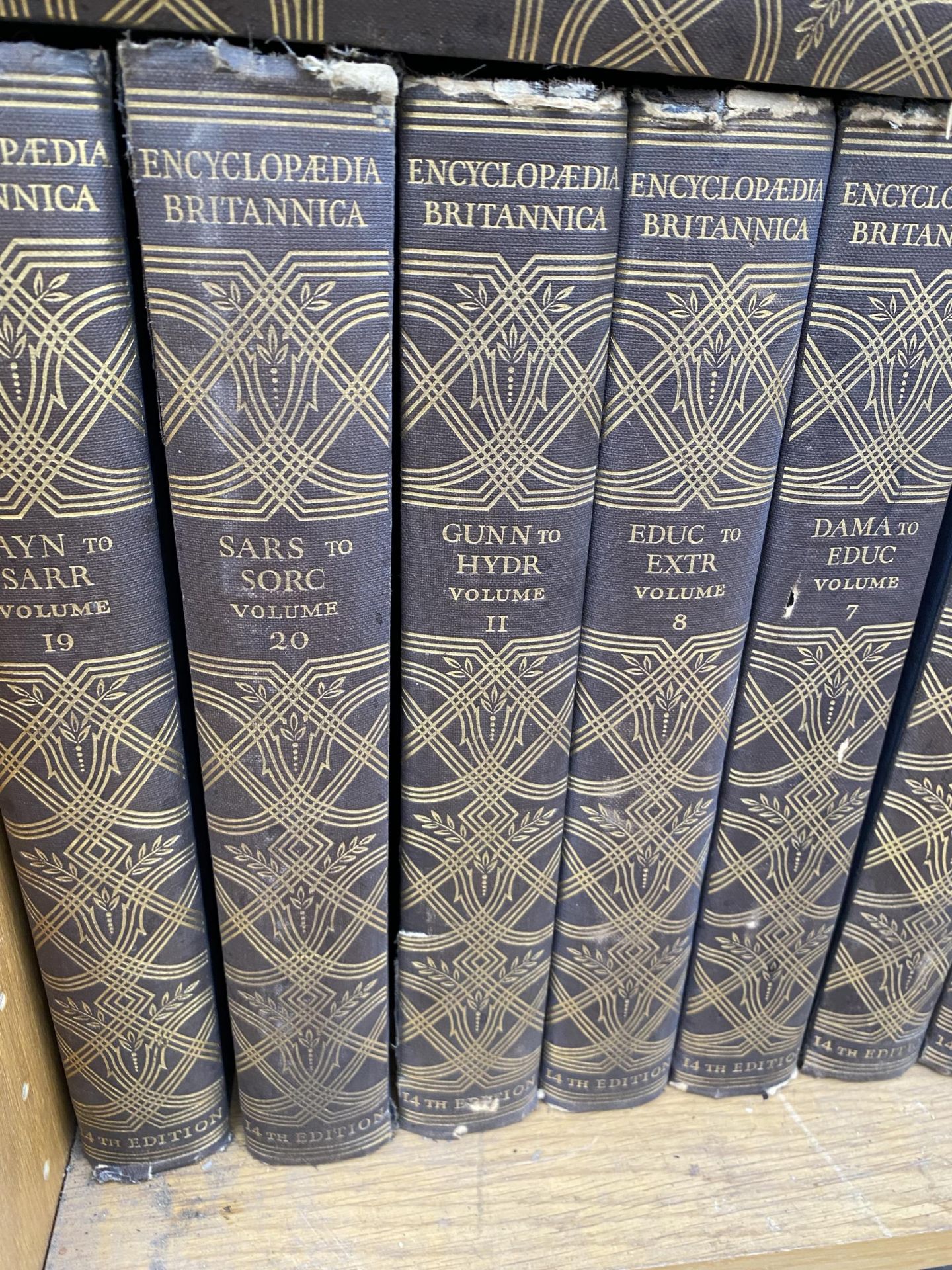 A LARGE QUANTITY OF ENCYCLOPEDIA BRITANNICA - Image 2 of 3