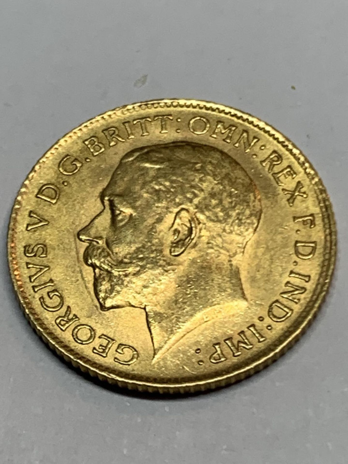 A GEORGE V 1914 GOLD HALF SOVEREIGN - Image 2 of 2