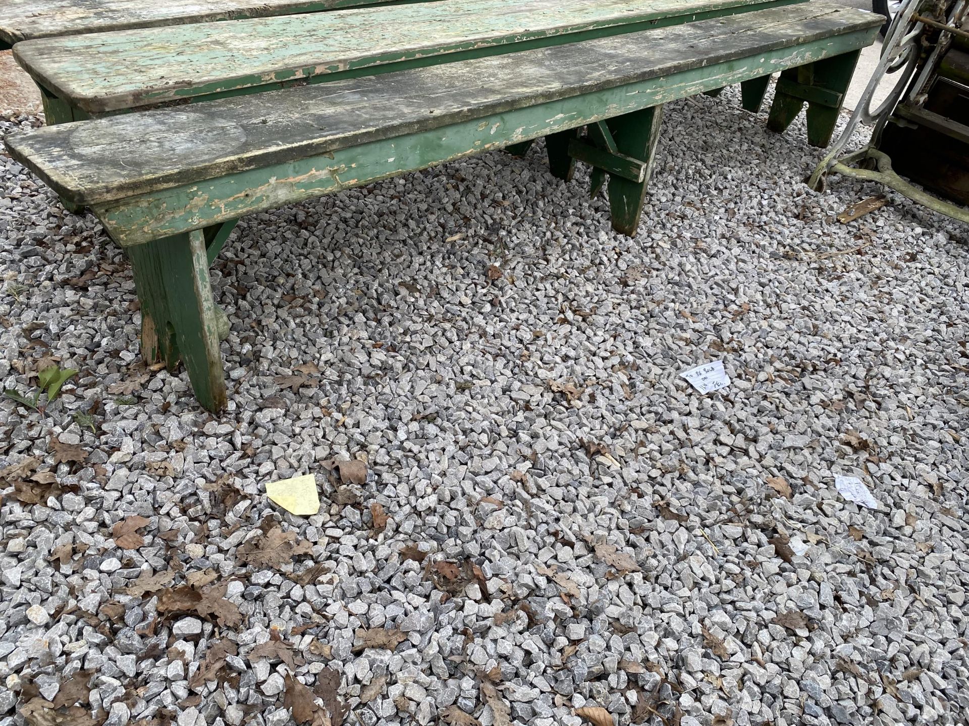 A VINTAGE WOODEN BENCH (L:9FT)