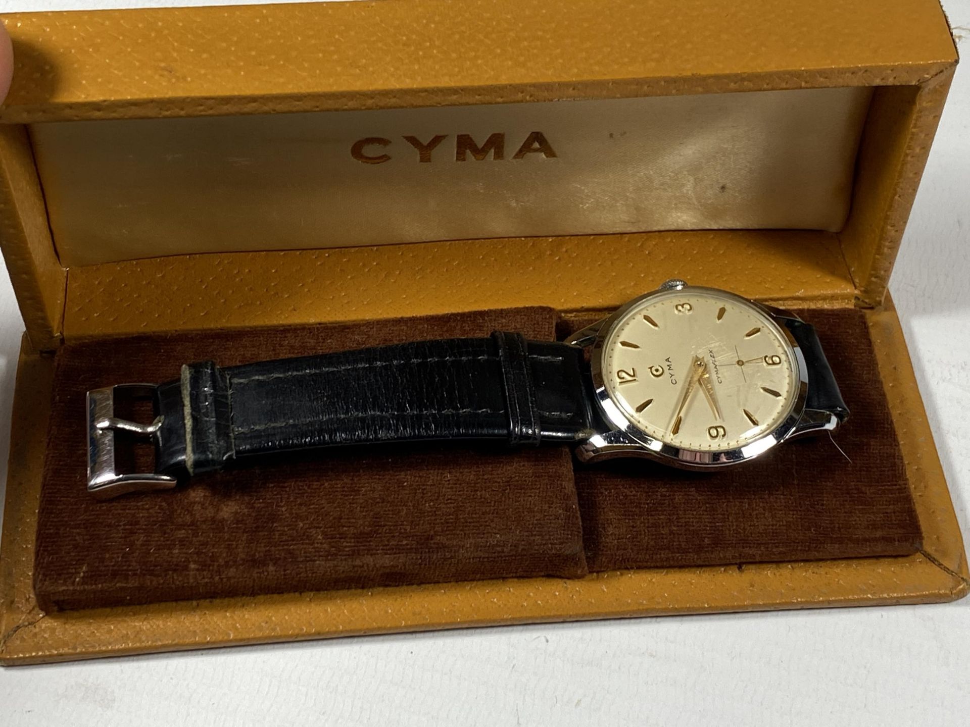 A VINTAGE CYMA CYMAFLEX GENTS WATCH WITH ORIGINAL BOX