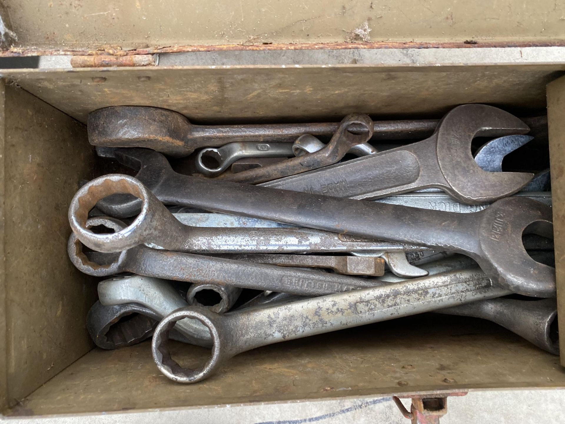 A METAL TOOL BOX CONTAINING AN ASSORTMENT OF SPANNERS - Image 2 of 2