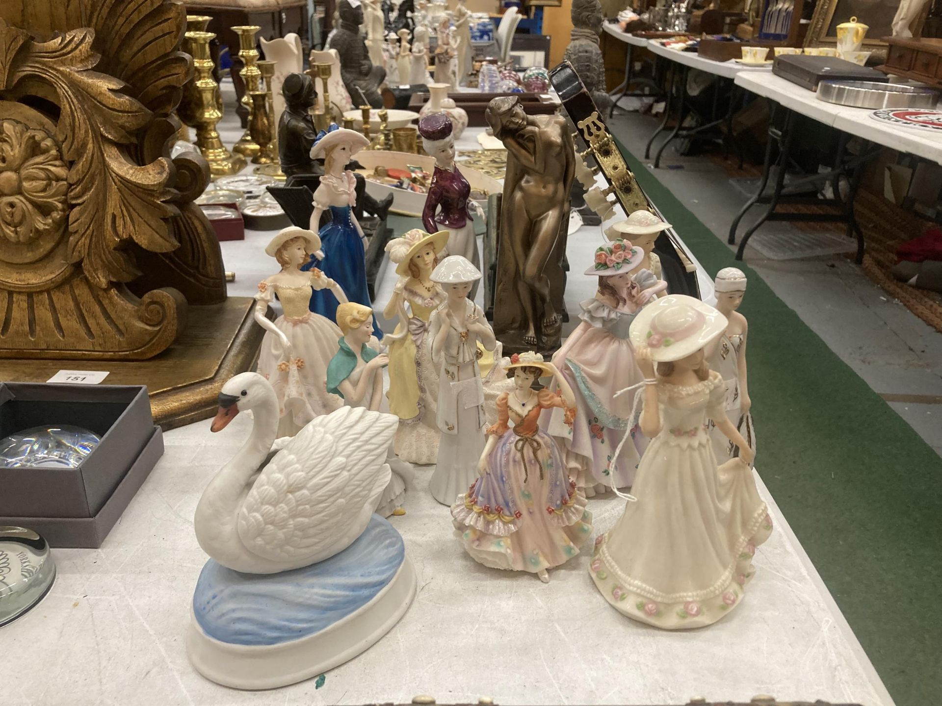 A QUANTITY OF LADY FIGURES TO INCLUDE REGENCY FINE ARTS AND REGAL