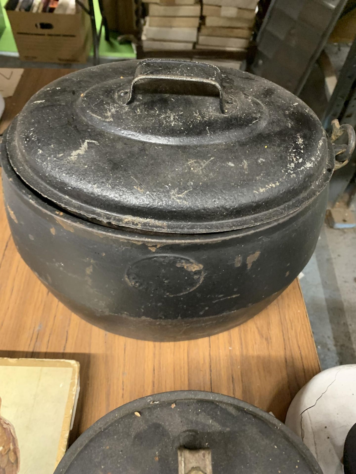 FOUR VINTAGE CAST COOKING POTS THREE WITH LIDS - Image 2 of 3