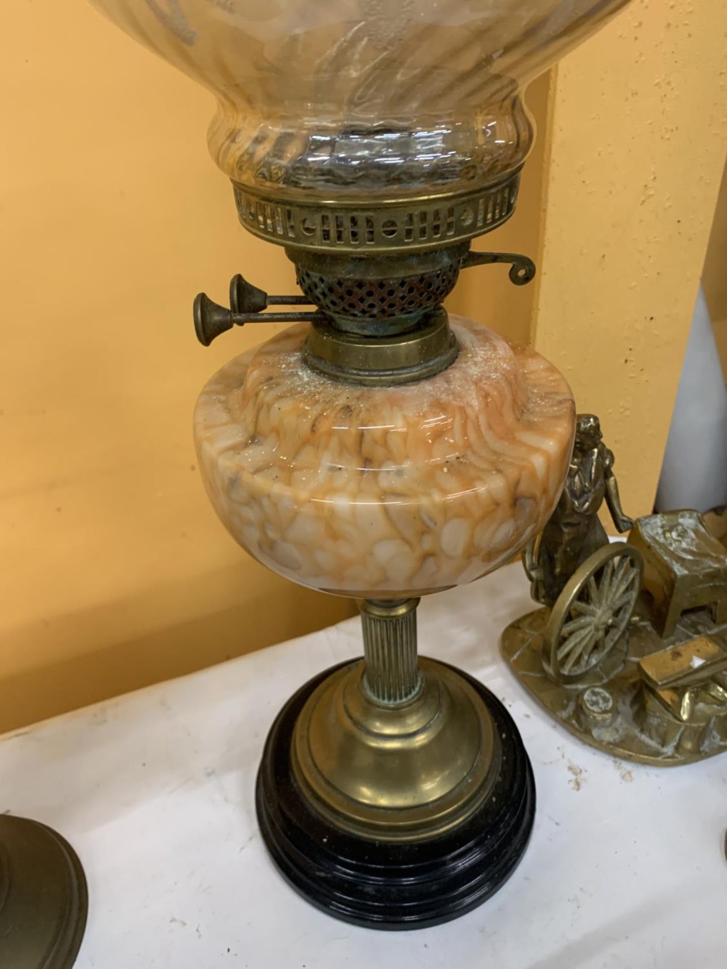 A VICTORIAN OIL LAMP WITH A BRASS STEM, MARBLE MIDDLE, FLUTED AND ETCHED SHADE AND CHIMNEY HEIGHT - Image 3 of 3