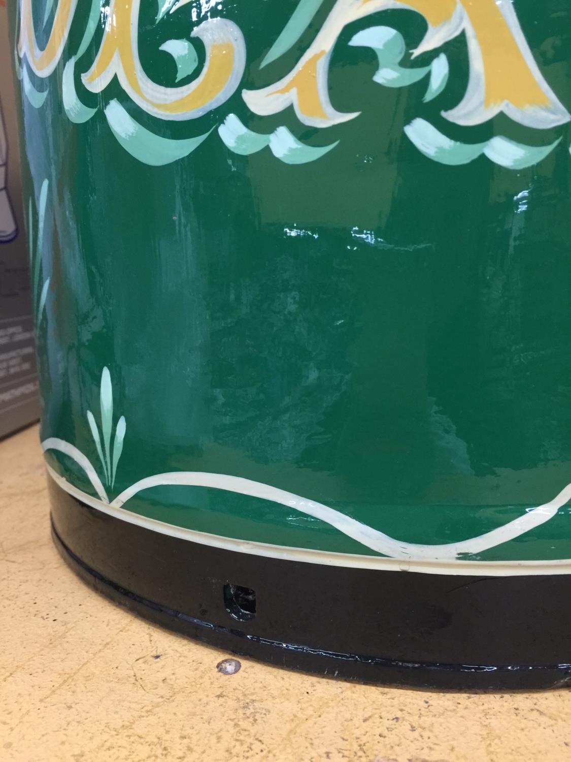 A HANDPAINTED GYPSY MILK CHURN IN THE 'APPLEBY STALLION' DESIGN HEIGHT 72CM SIGNED - Image 8 of 8