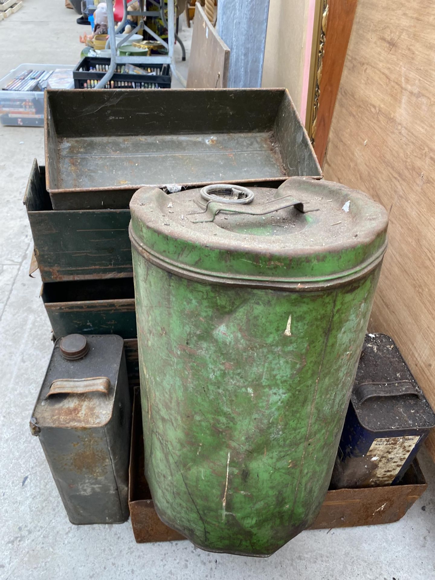 AN ASSORTMENT OF VINTAGE OIL CANS AND METAL DRAWERS - Image 2 of 2