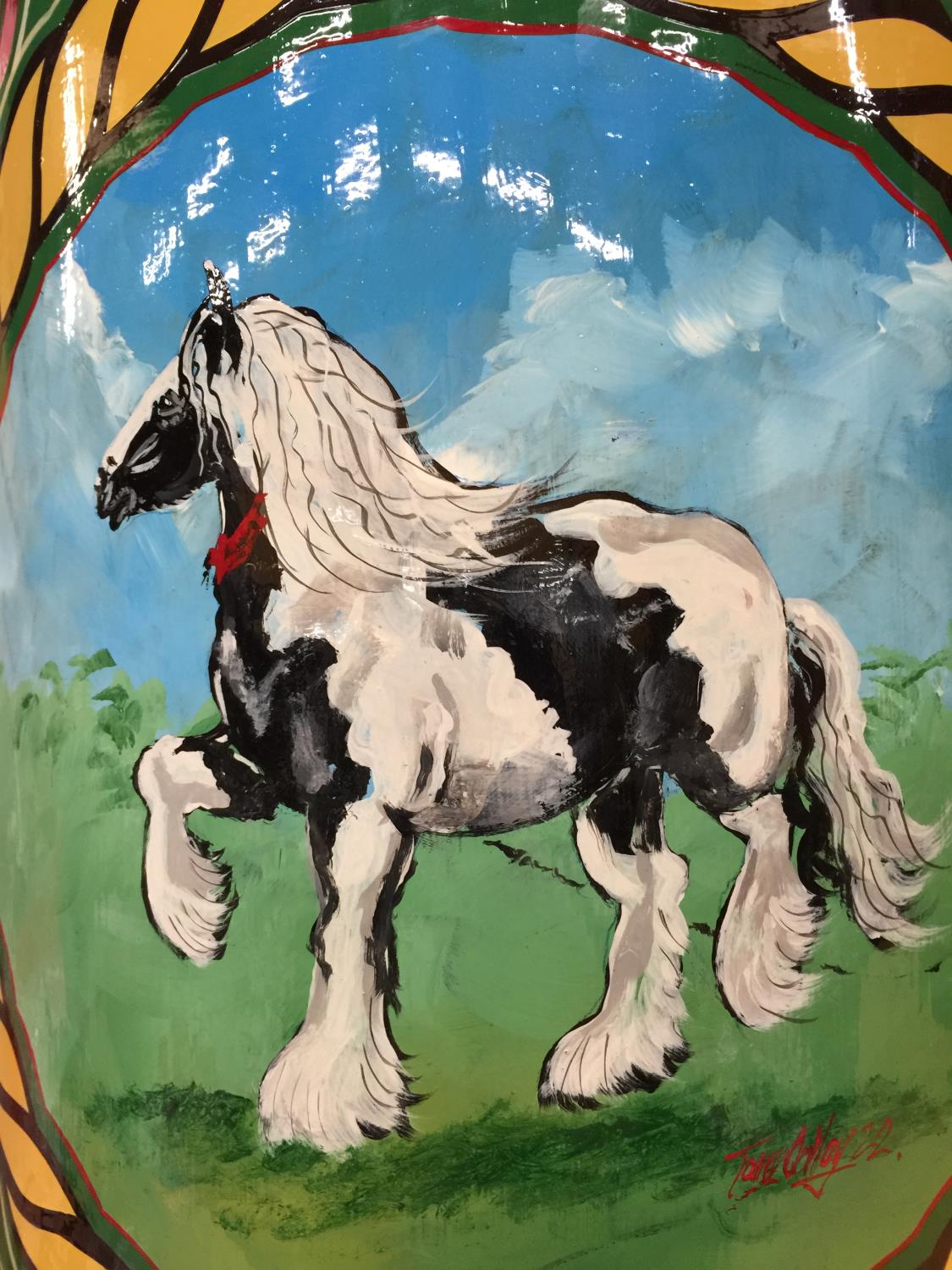 A HANDPAINTED GYPSY MILK CHURN IN THE 'APPLEBY STALLION' DESIGN HEIGHT 72CM SIGNED - Image 3 of 8
