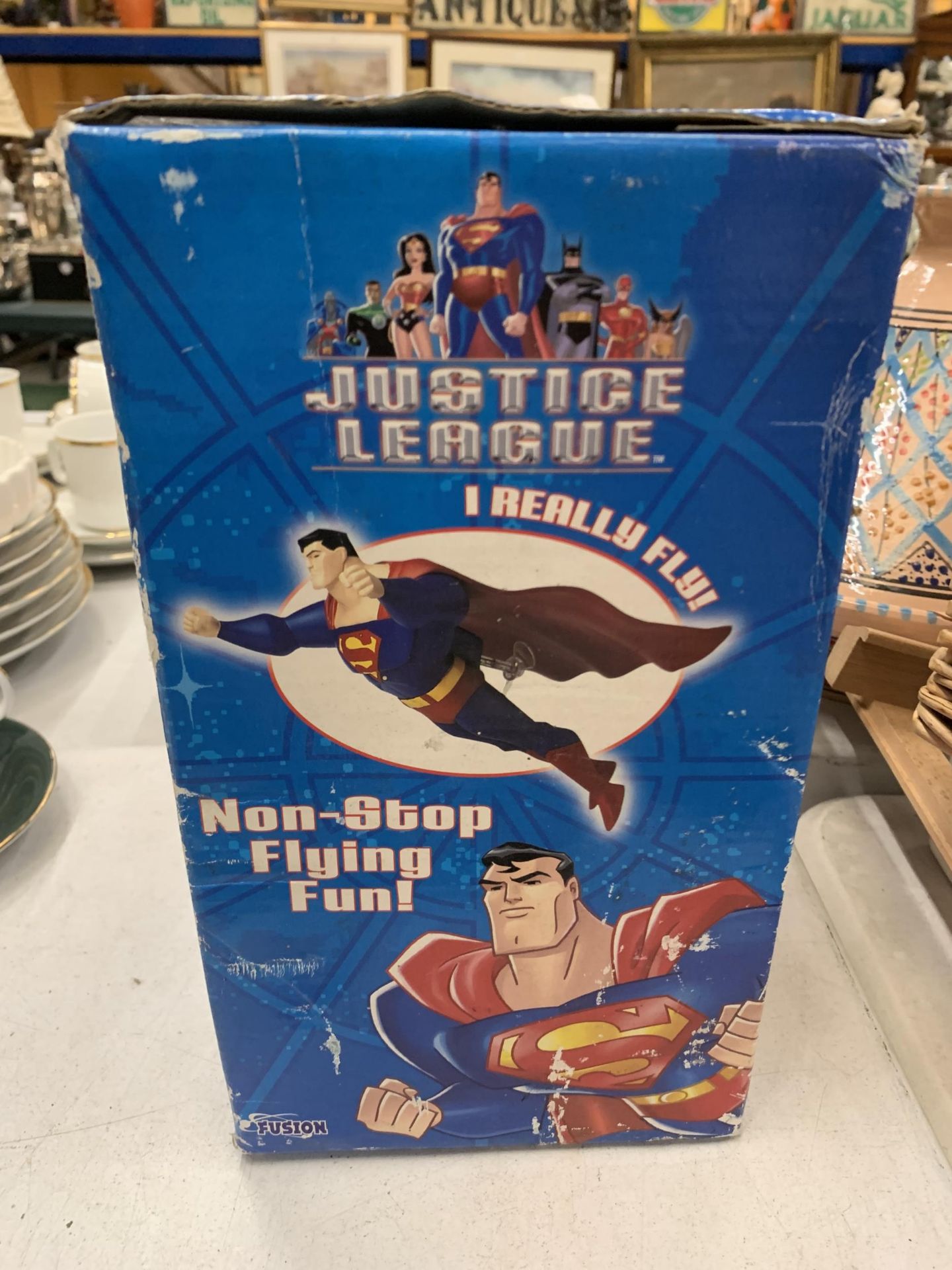 A BOXED JUSTICE LEAGUE FIGURE OF SUPERMAN - Image 2 of 3