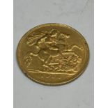 AN EDWARD VII 1904 GOLD HALF SOVEREIGN