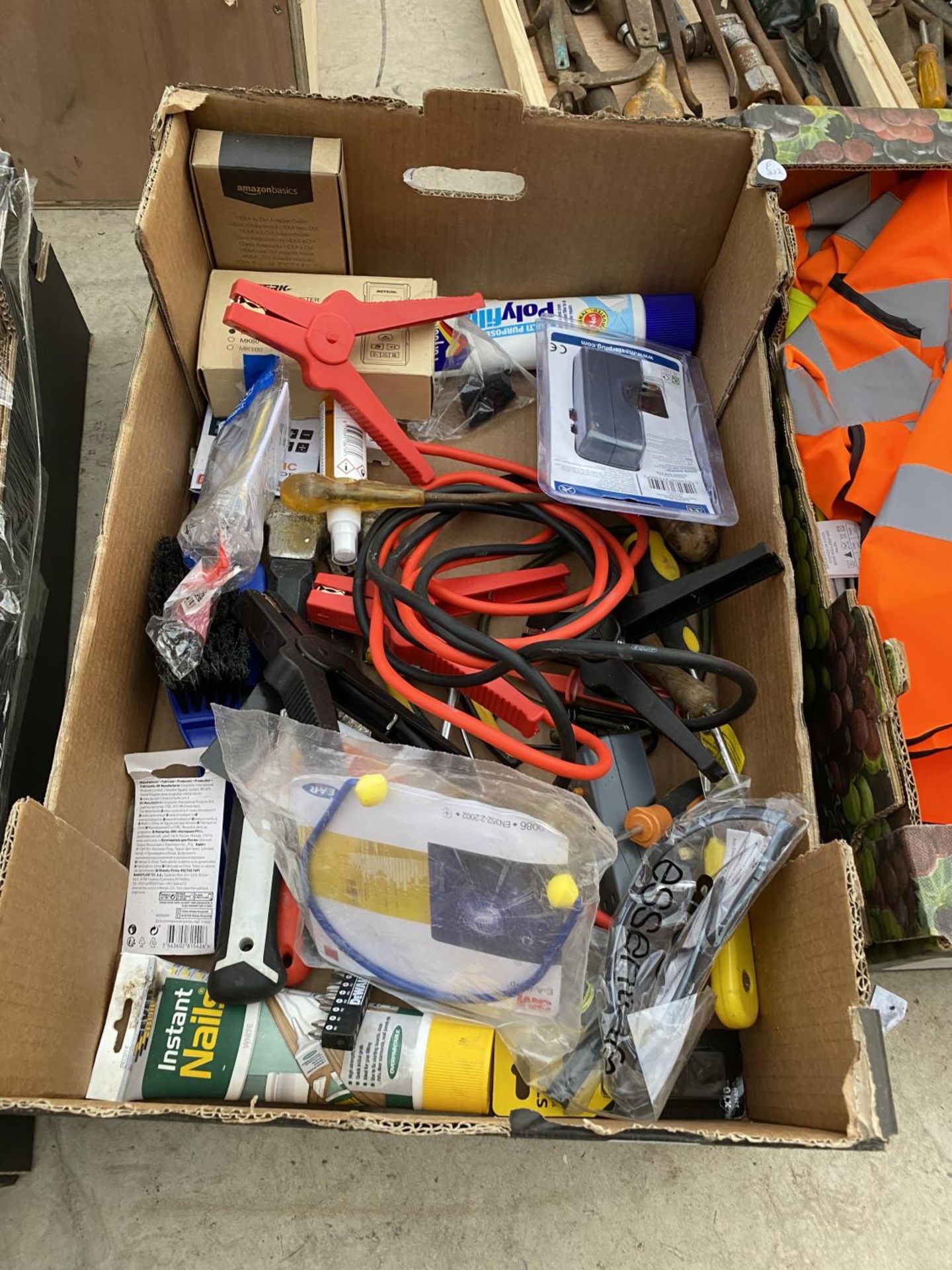 AN ASSORTMENT OF TOOLS TO INCLUDE JUMP LEADS AND A BRUSH ETC