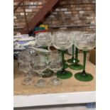 A QUANTITY OF VINTAGE GLASSES TO INCLUDE SHERRY AND WINE