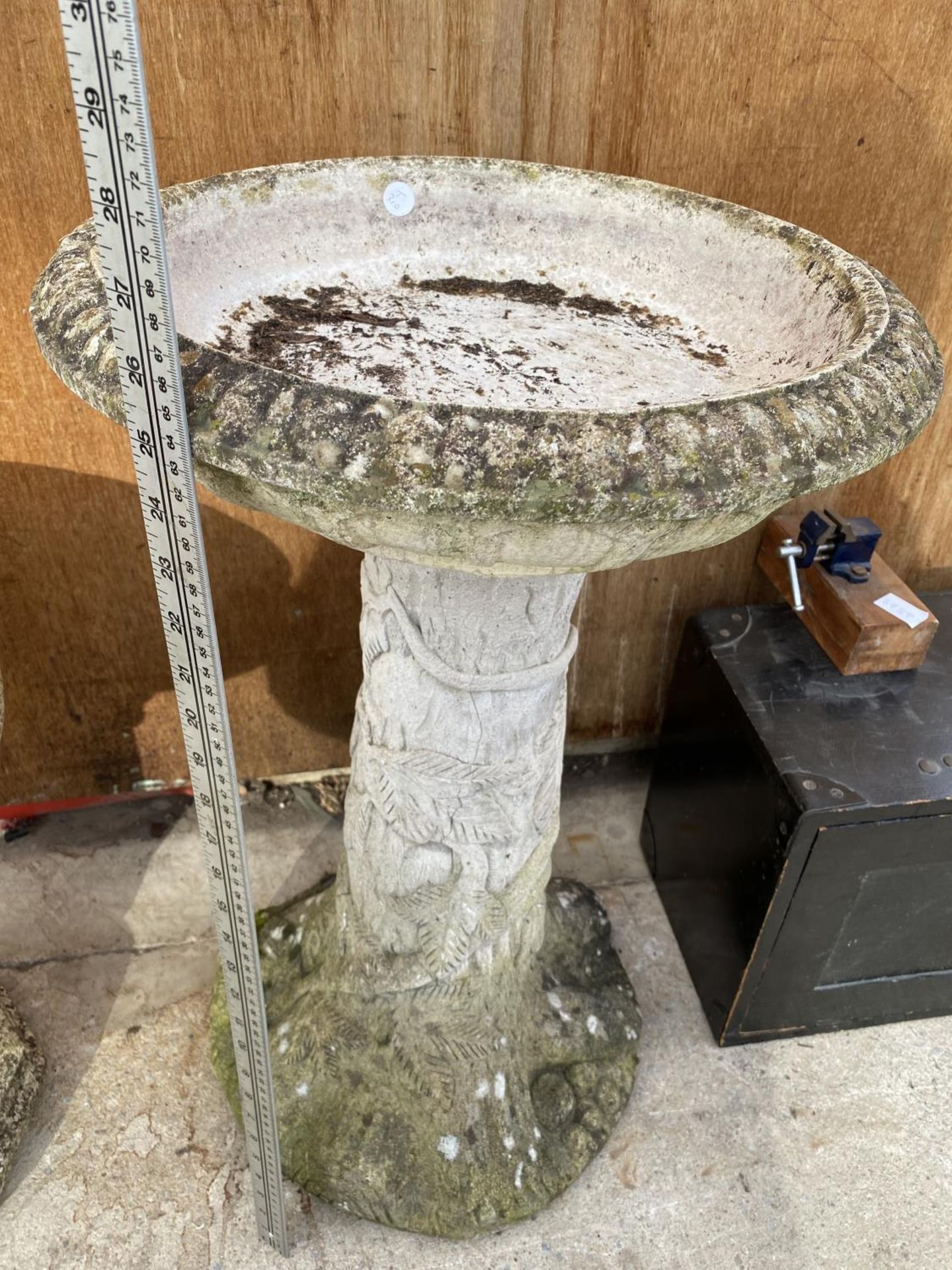 A RECONSTITUTED STONE BIRD BATH WITH PEDESTAL BASE (H:65CM) - Image 2 of 3