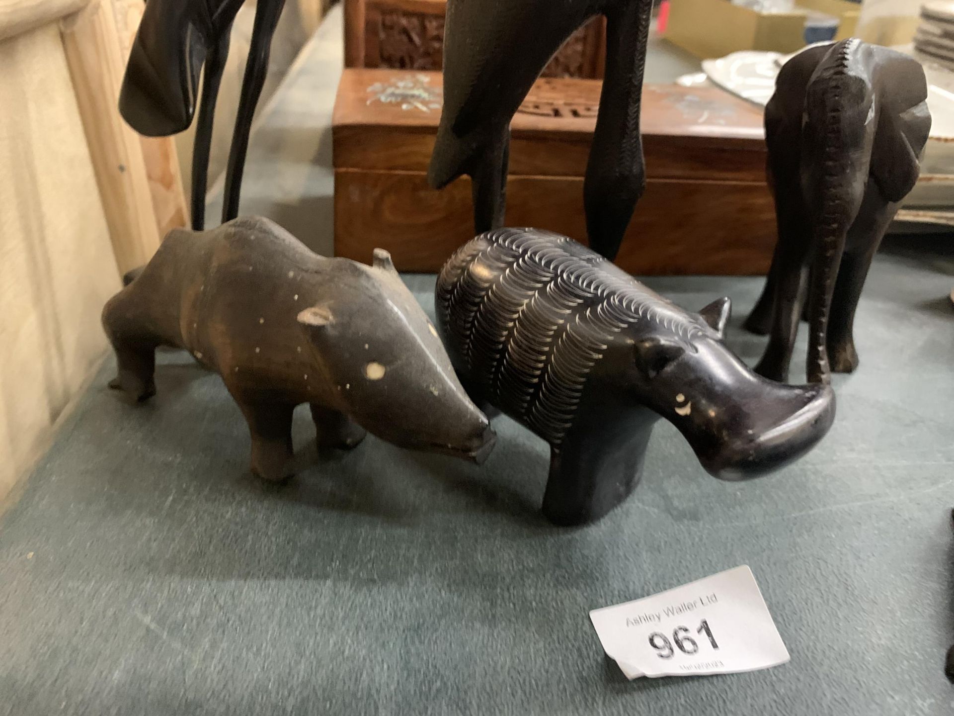 A QUANTITY OF CARVED HARDWOOD ANIMALS TO INCLUDE OSTRICHES, AN ELEPHANT, HIPPO, TURTLE, ETC PLUS A - Image 3 of 4
