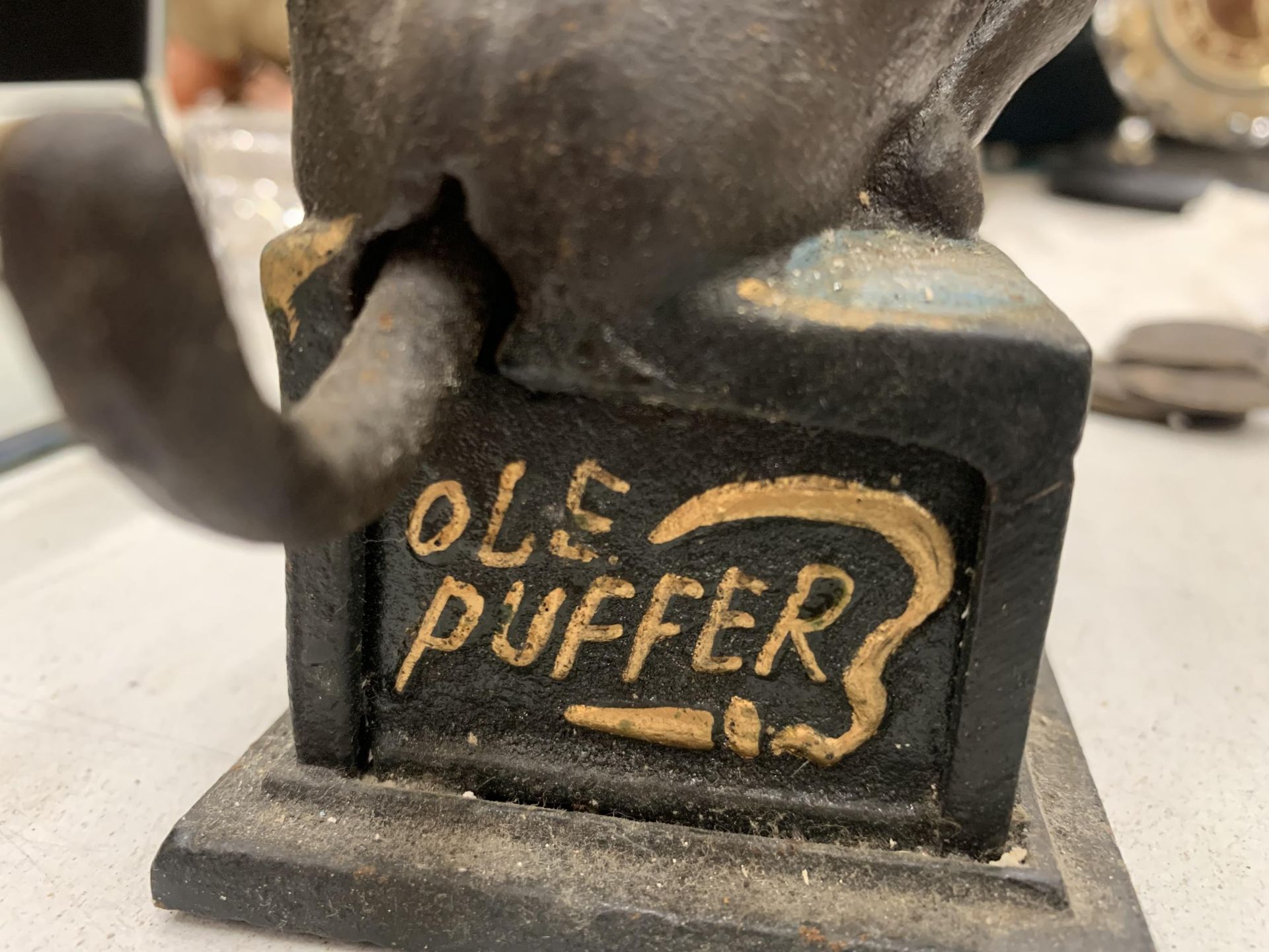 A VINTAGE STYLE CAST 'OLE PUFFER' DOG MONEY BANK - Image 5 of 5