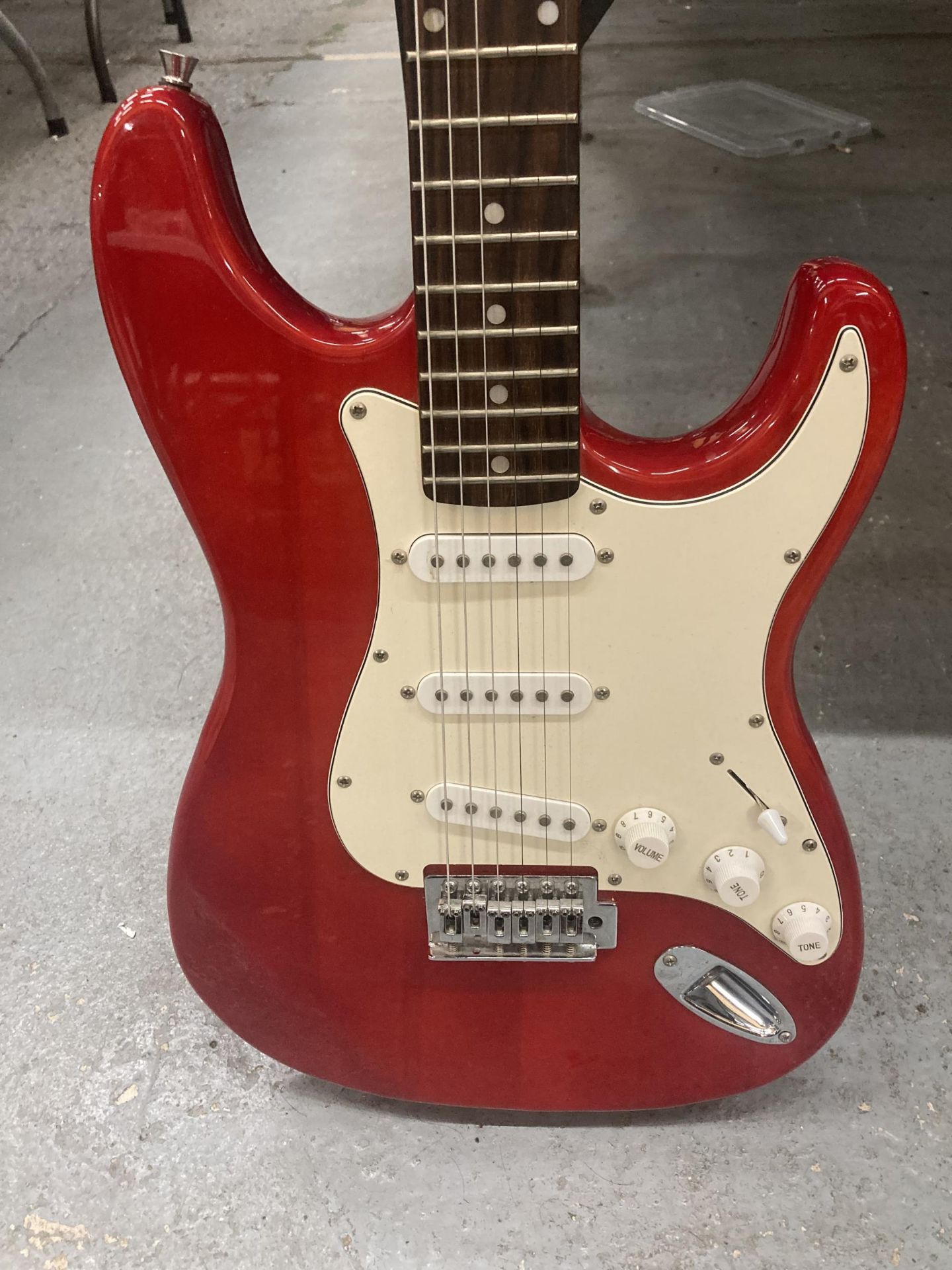 A 'GEAR4MUSIC' RED ELECTRIC GUITAR - Image 3 of 4