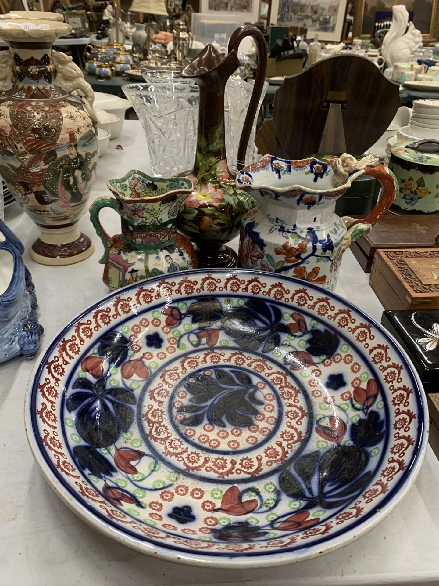 A LARGE VINTAGE FLORAL PATTERNED BOWL DIAMETER 36CM, TWO MASONS JUGS - ONE ORIENTAL THE OTHER FLORAL