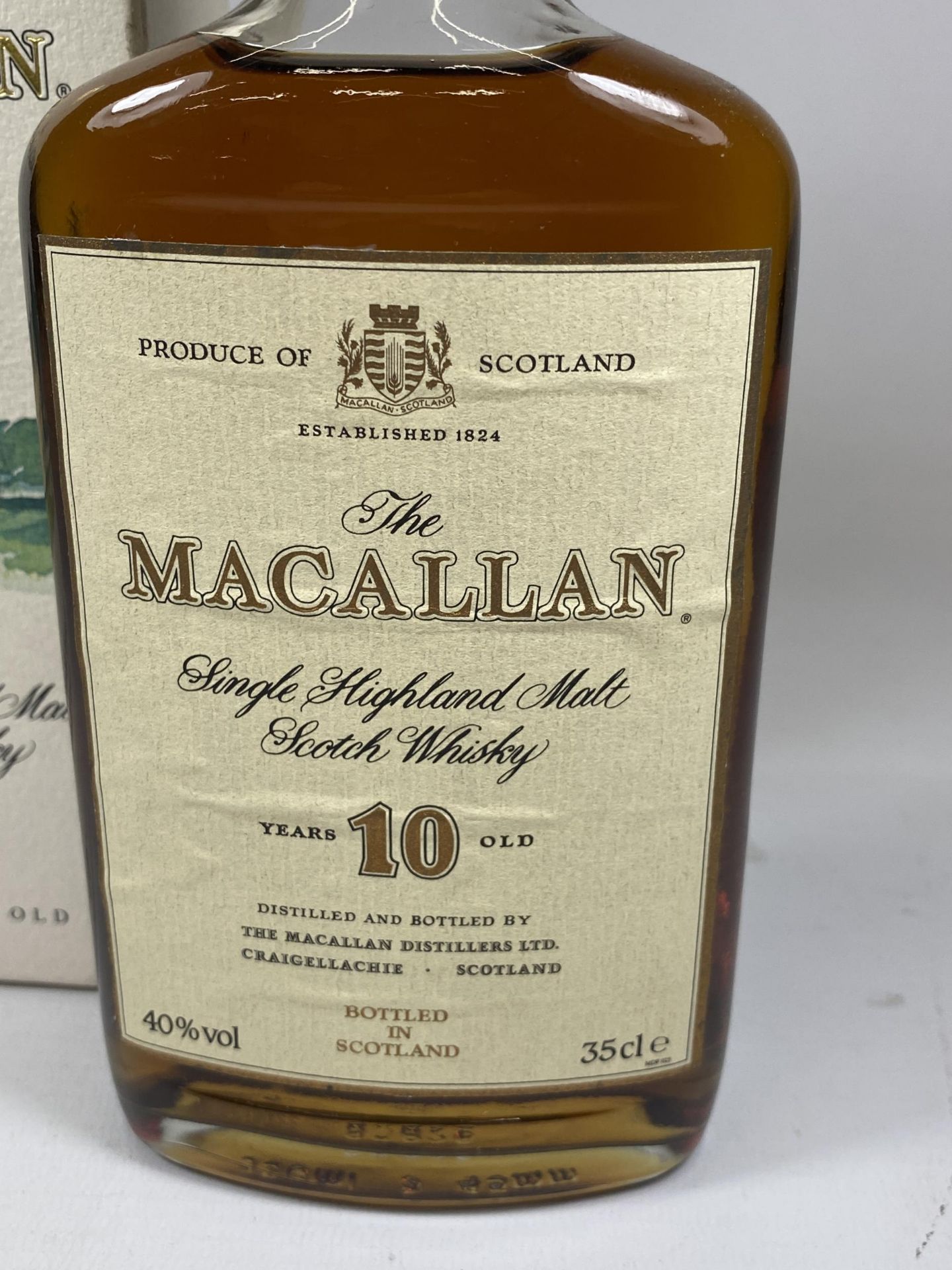1 X BOXED 35CL BOTTLE - A RARE 1980'S MACALLAN 10 YEAR OLD SINGLE HIGHLAND MALT SCOTCH WHISKY - Image 2 of 3