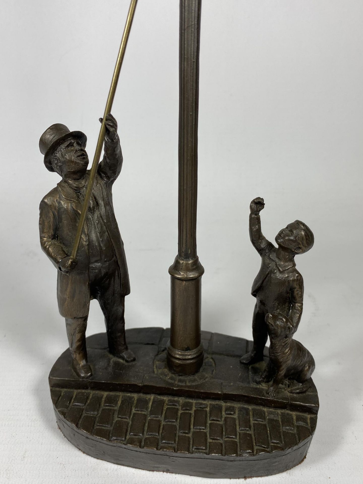 A B.A ORMOND LIMITED EDITION BRONZE EFFECT MODEL OF A LAMPLIGHTER, HEIGHT 26CM - Image 2 of 3
