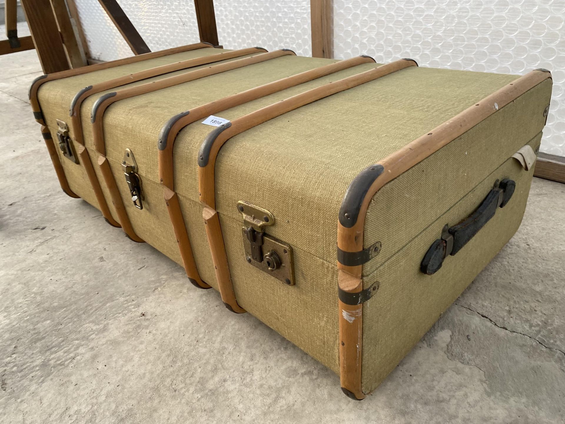 A VINTAGE WOODEN BANDED TRAVEL CASE - Image 2 of 4