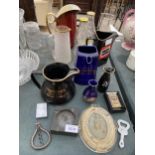 AN ASSORTMENT OF PUB ITEMS TO INCLUDE A WILSONS ALE ASHTRAY, A TEACHERS JUG AND A BRITVIC JUG ETC