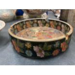 AN ORIENTAL SATSUMA WARE DISH DIAMETER 15CM