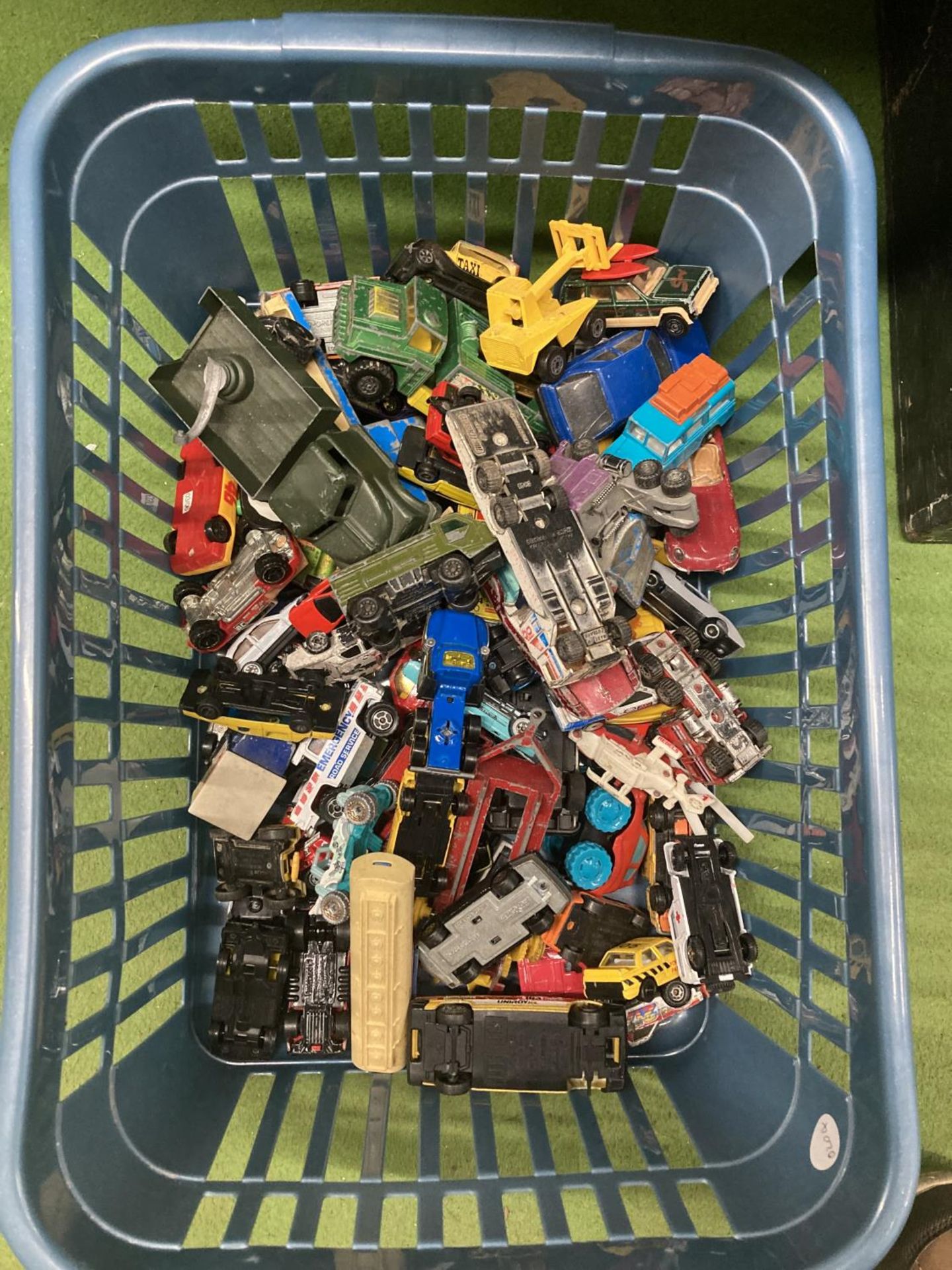 A LARGE QUANTITY OF PLAYWORN VEHICLES