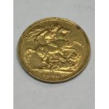 A VICTORIAN 1890 GOLD SOVEREIGN