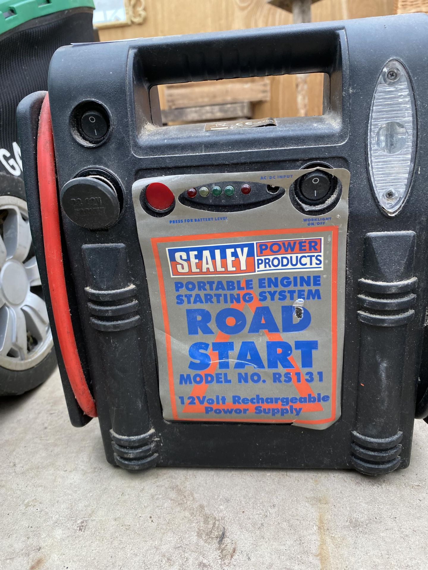 A SEALEY ROAD START BATTERY CHARGER - Image 3 of 3
