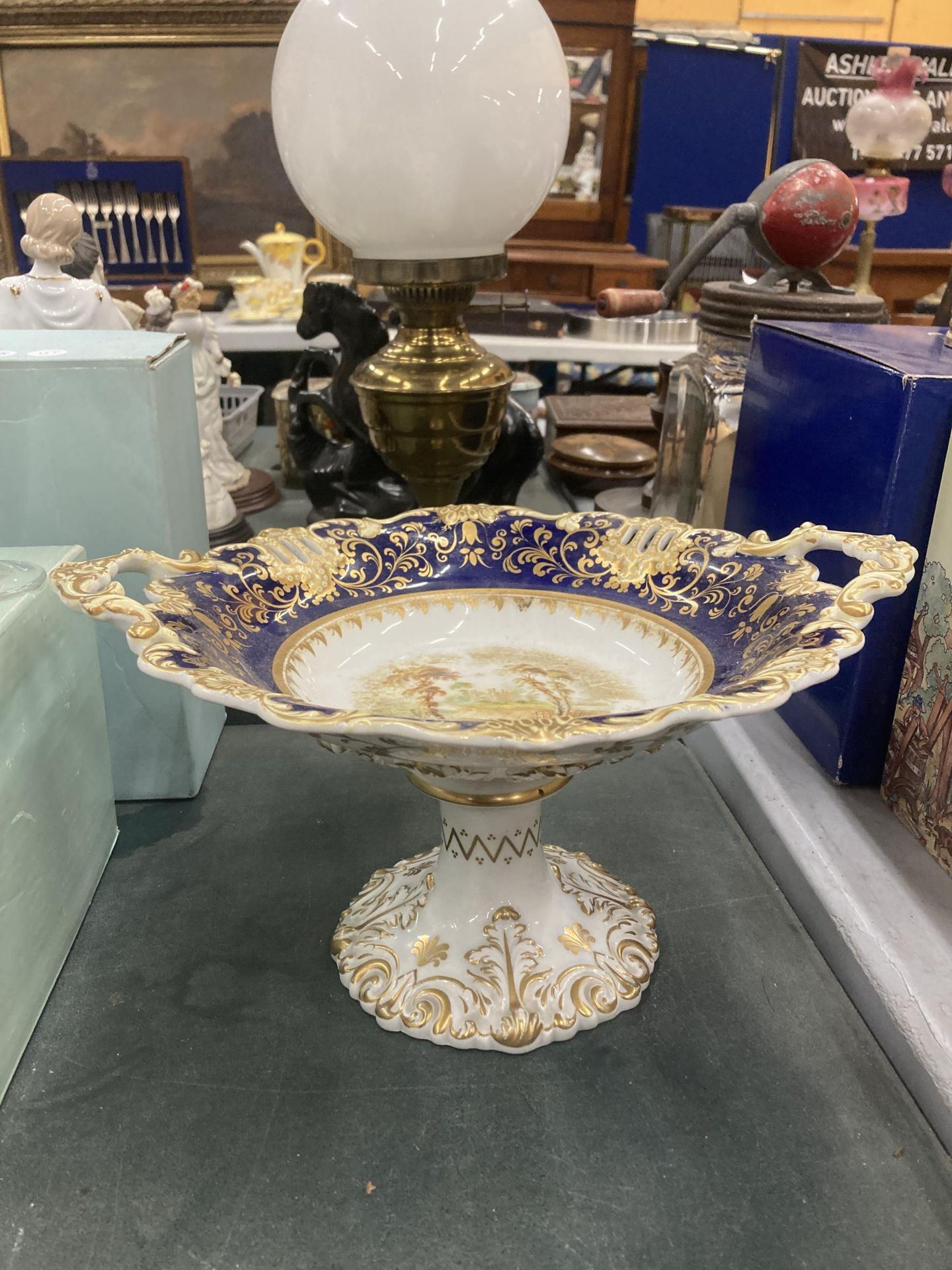 A VICTORIAN FOOTED COMPORT WITH COBALT BLUE, GOLD FILIGREE AND TRANSFER PRINTED SCENE HEIGHT 17CM