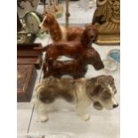 A GROUP OF FOUR COOPERCRAFT CERAMIC DOG FIGURES TO INCLUDE A SPANIEL, RED SETTER, ETC
