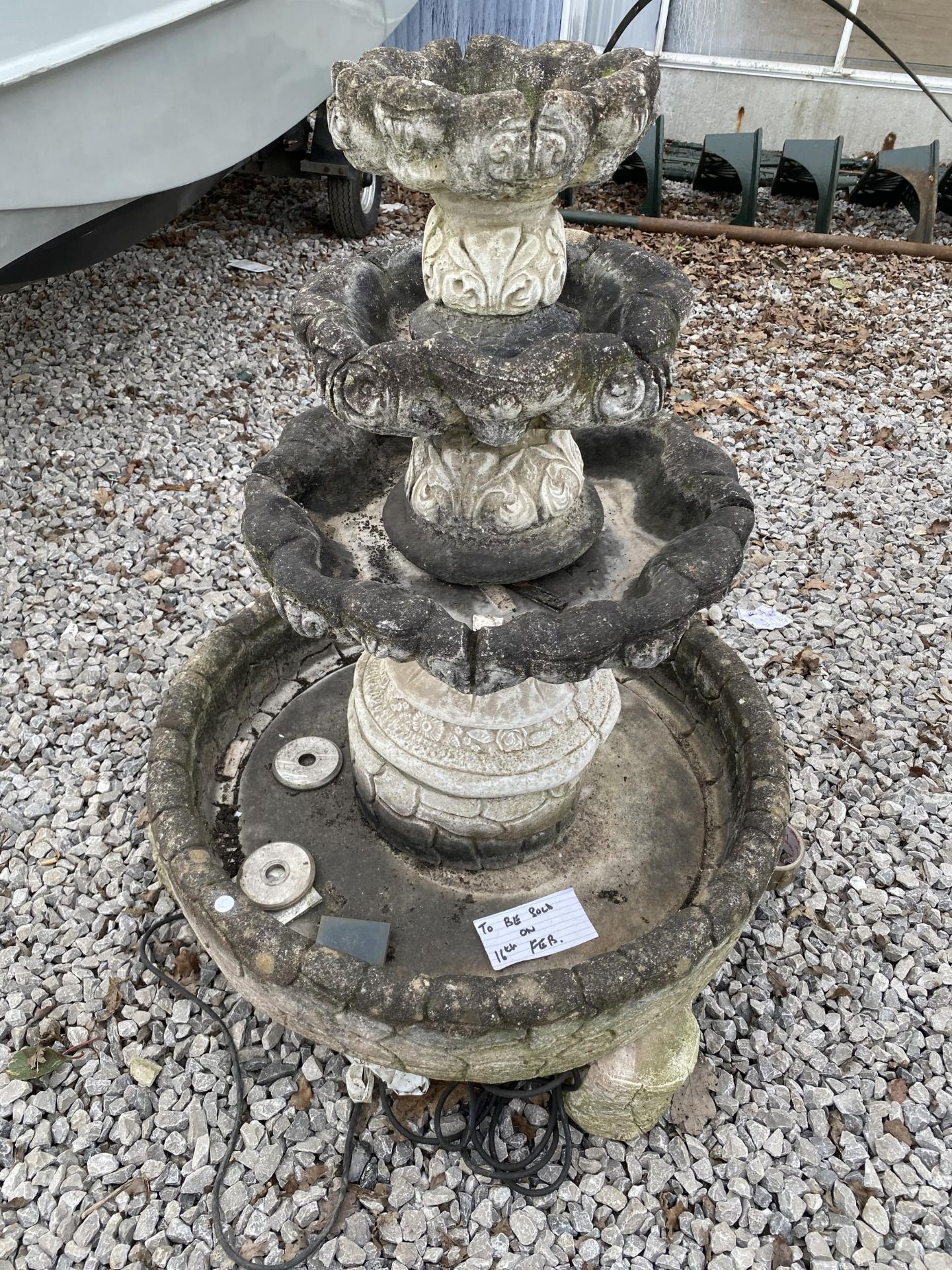 A THREE TIER RECONSTITUTED STONE GARDEN WATER FEATURE - Image 3 of 5