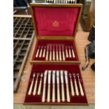 AN OAK CASED CANTEEN OF MAPPIN AND WEBB CUTLERY