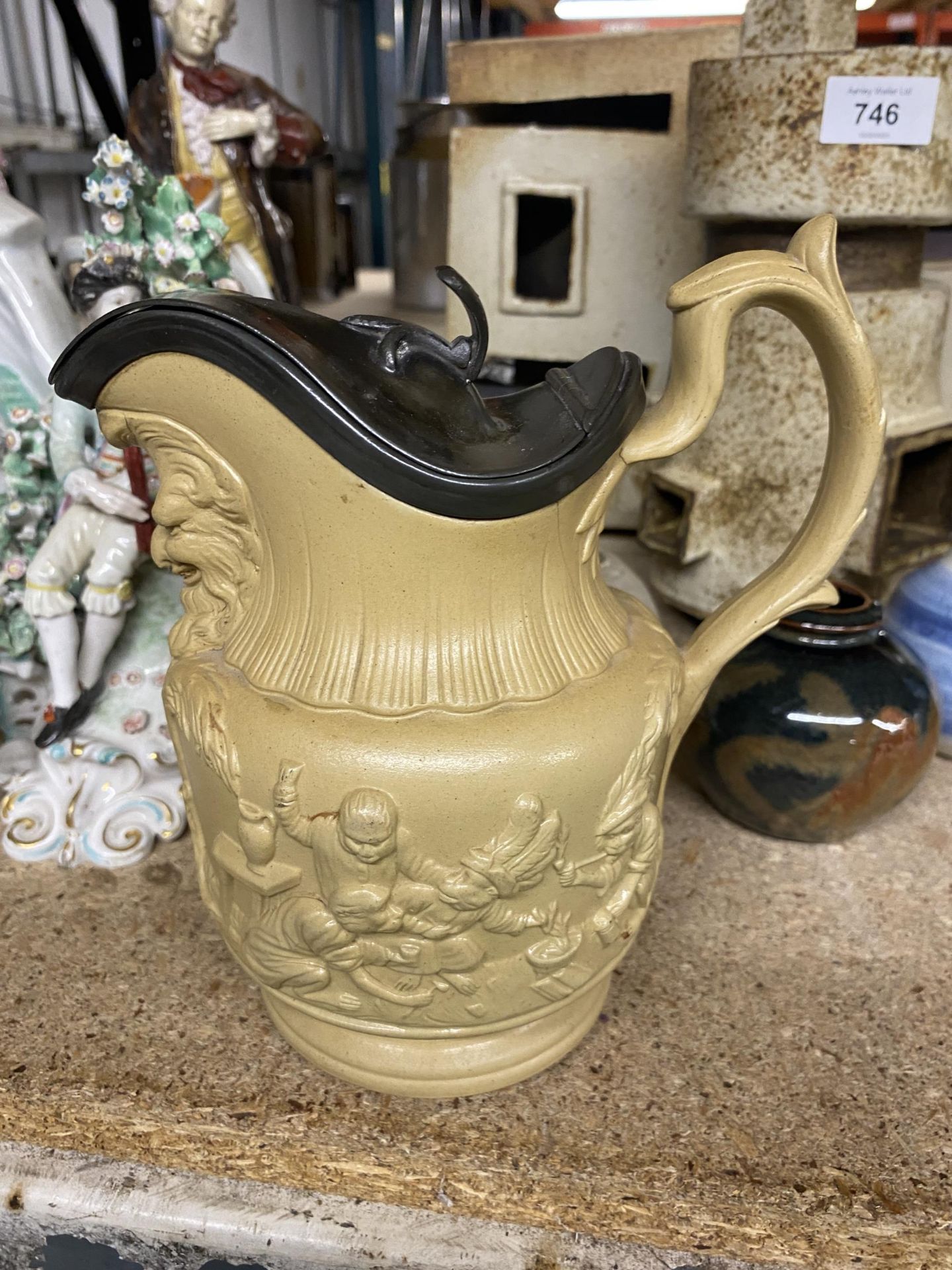 A MIXED LOT OF CERAMICS TO INCLUDE PEWTER LIDDED JUG, ART DECO BURLEIGH WARE JUG ETC - Bild 2 aus 3