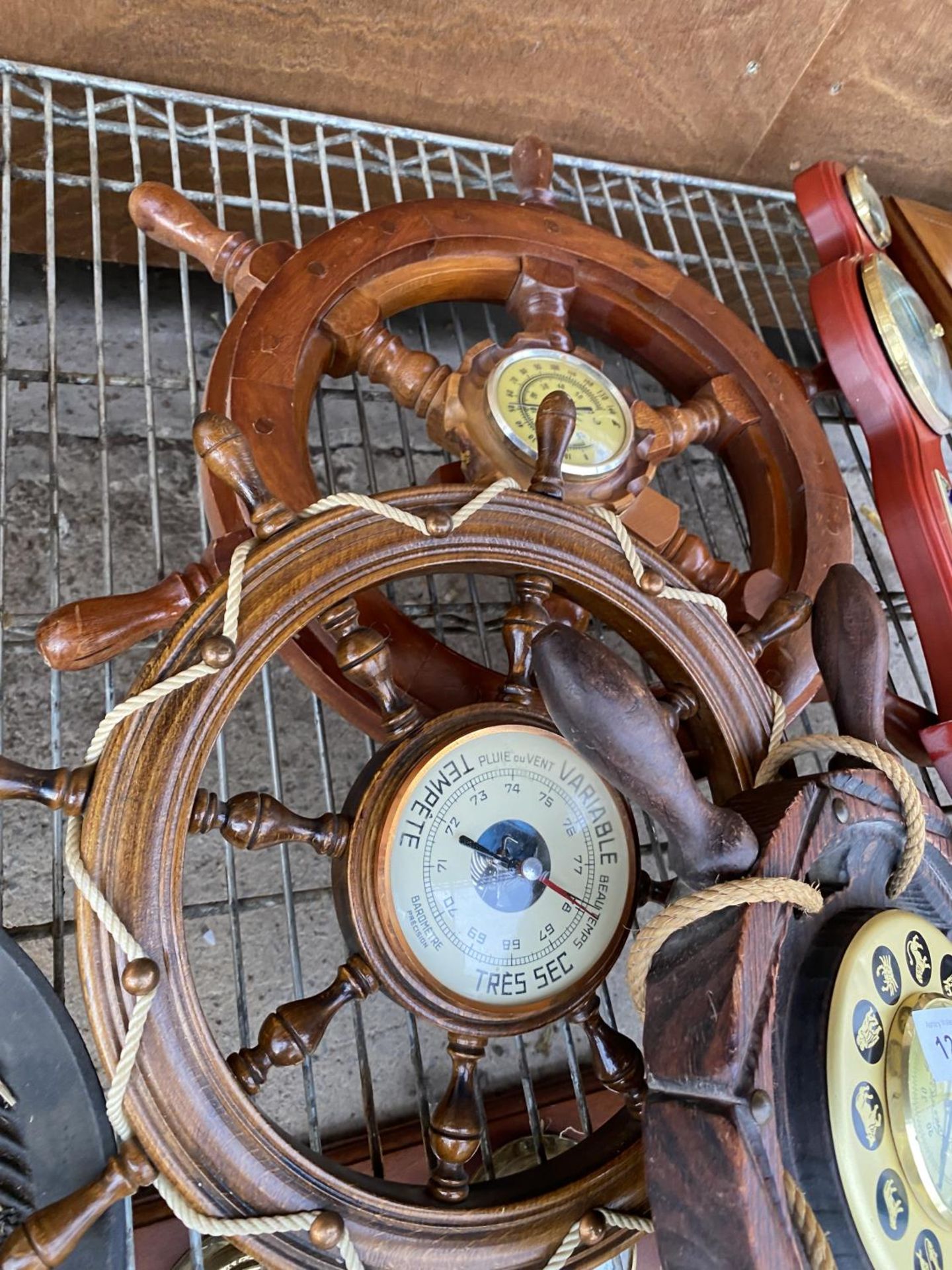 A LARGE ASSORTMENT OF CLOCKS AND BAROMETERS WITH SOME IN THE SHAPE OF SHIPS WHEELS ETC - Image 2 of 4
