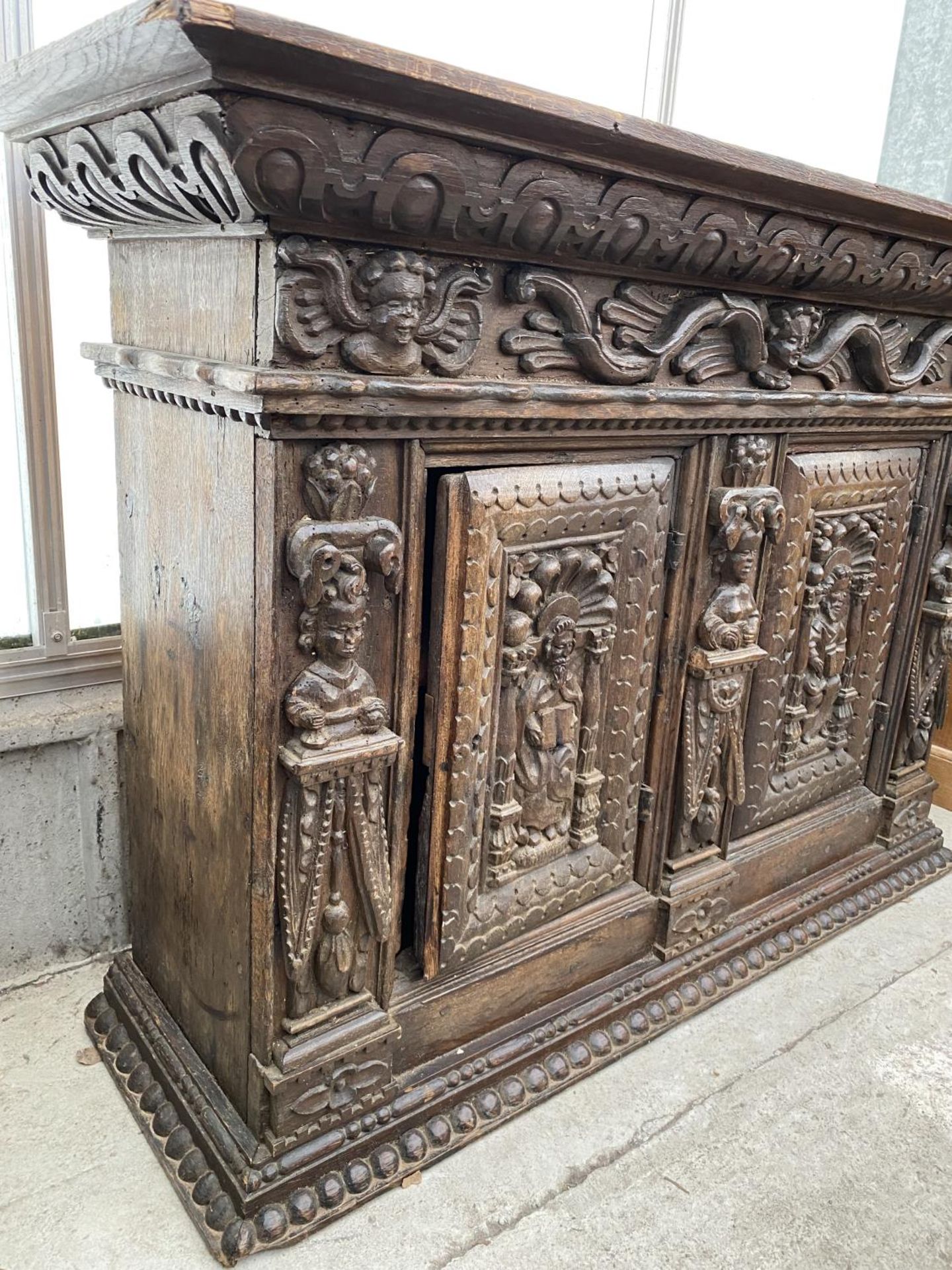 AN 18TH CENTURY HEAVILY CARVED TWO DOOR CABINET, 49" WIDE - Image 4 of 13