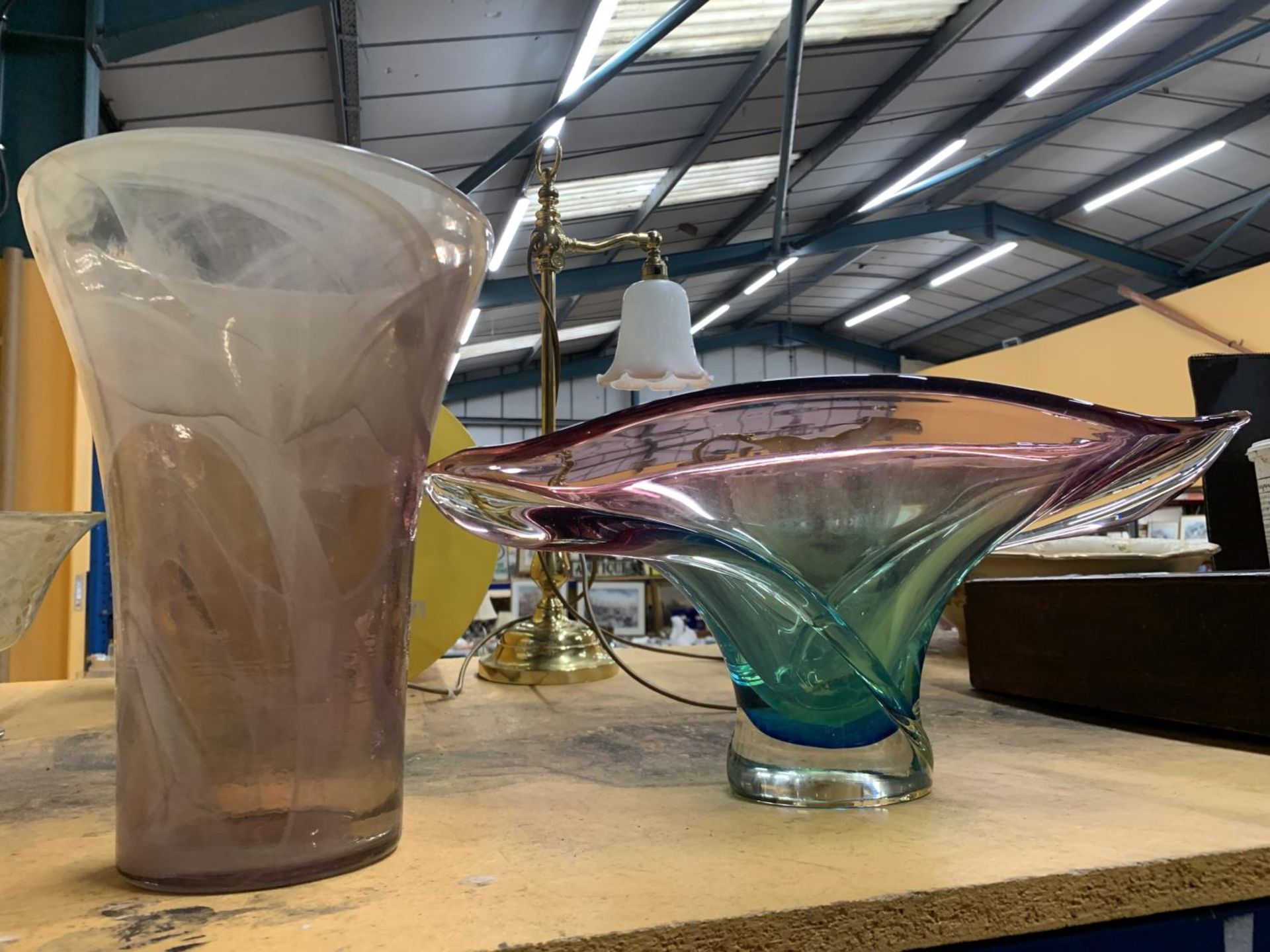 TWO LARGE HEAVY ART GLASS PIECES TO INCLUDE A BOWL WITH GREEN AND CRANBERRY COLOUR PLUS A VASE