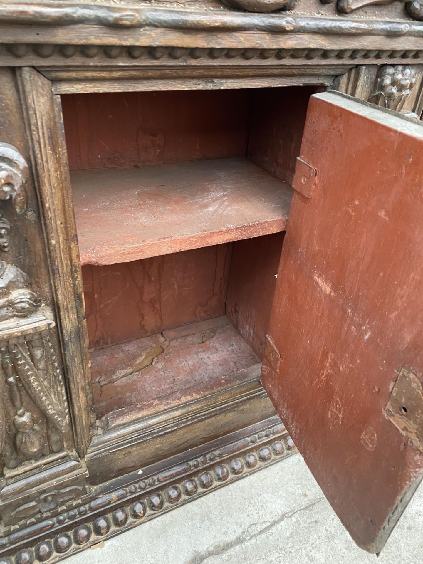 AN 18TH CENTURY HEAVILY CARVED TWO DOOR CABINET, 49" WIDE - Image 7 of 13