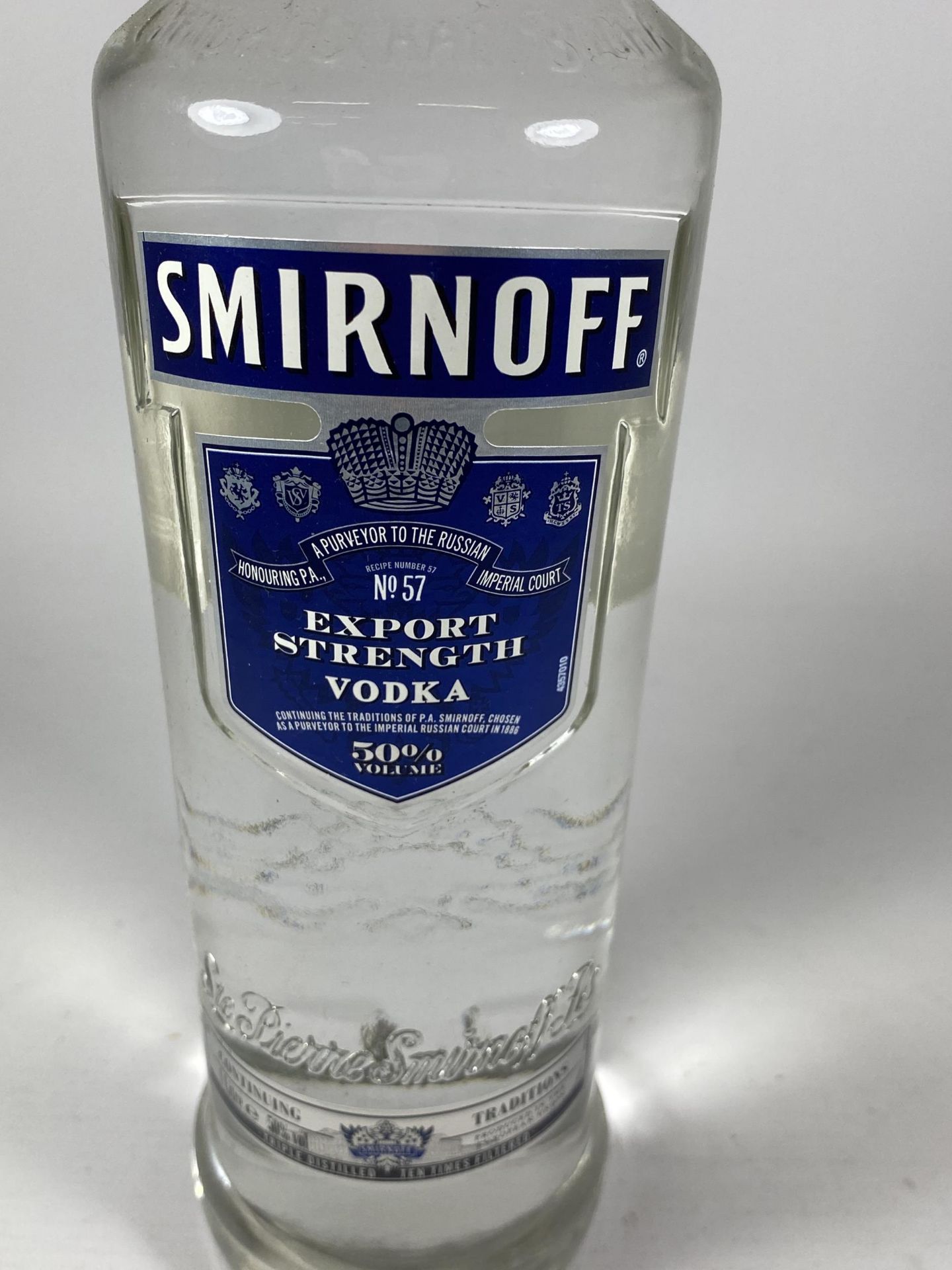 1 X 1L BOTTLE - SMIRNOFF EXPORT STRENGTH VODKA - Bild 2 aus 3