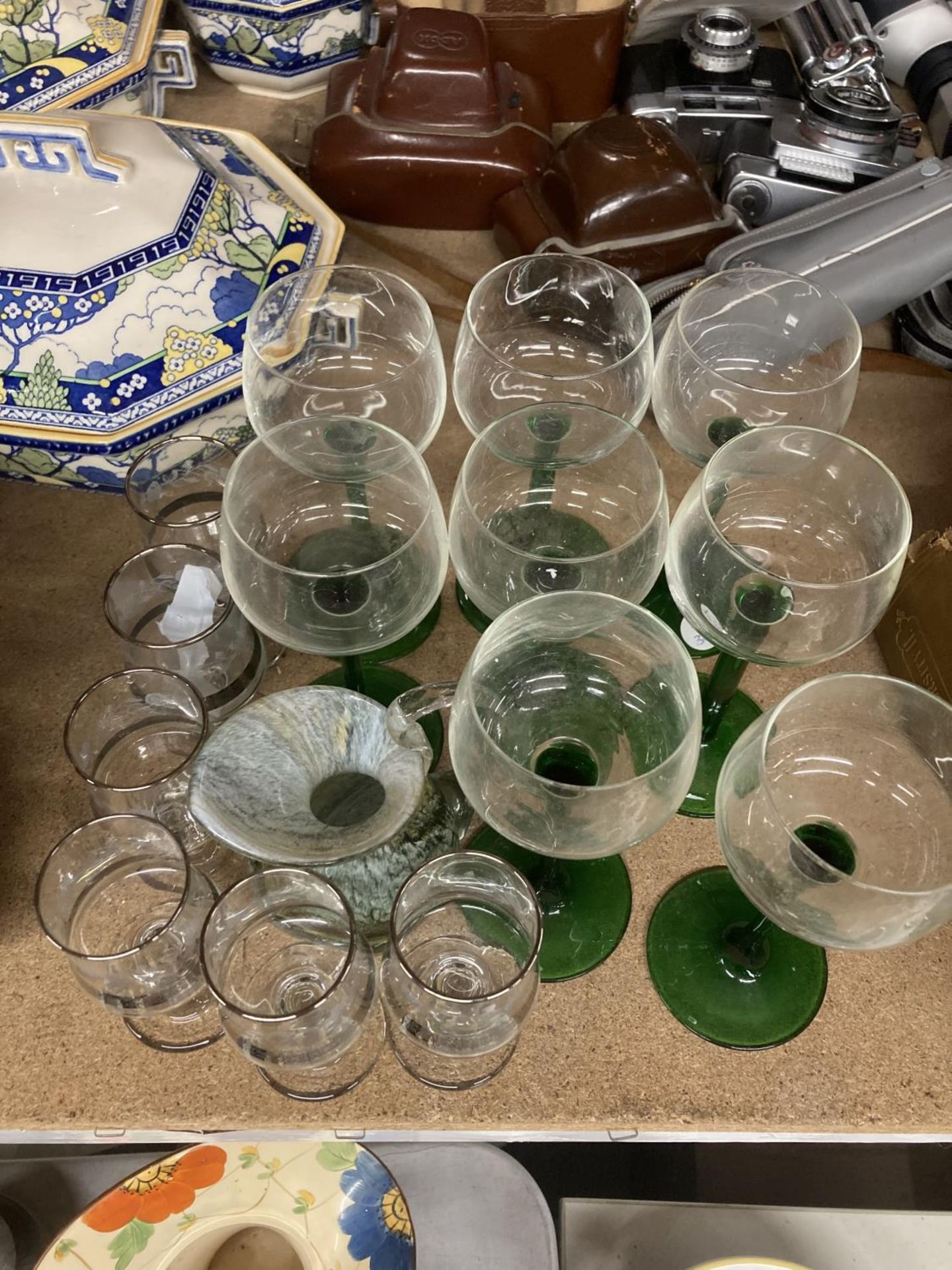 A QUANTITY OF VINTAGE GLASSES TO INCLUDE SHERRY AND WINE - Bild 4 aus 4