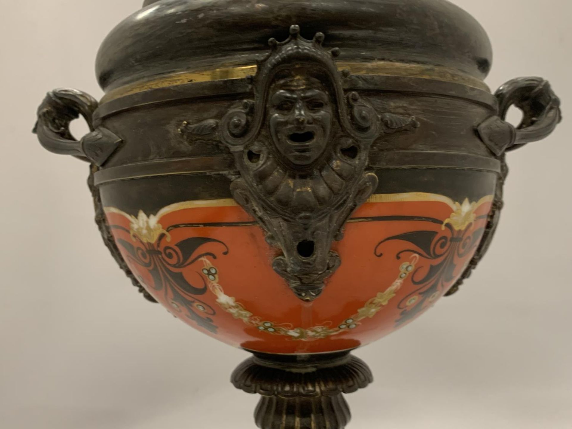 A ORIENTAL BRONZE AND CERAMIC LIDDED POT, HEIGHT 41CM - Image 4 of 10