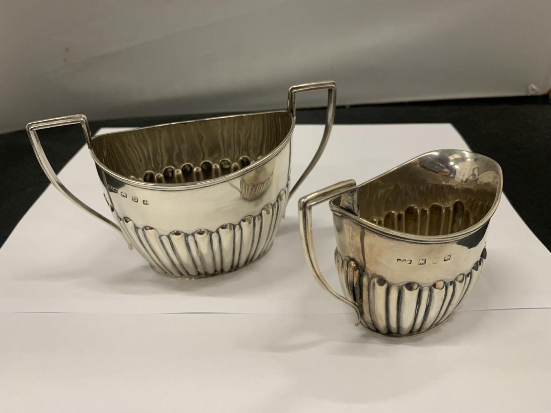 A VICTORIAN SILVER THREE PIECE BACHELOR'S TEA SET, HALLMARKS FOR BIRMINGHAM, 1896, TOTAL WEIGHT - Image 6 of 8