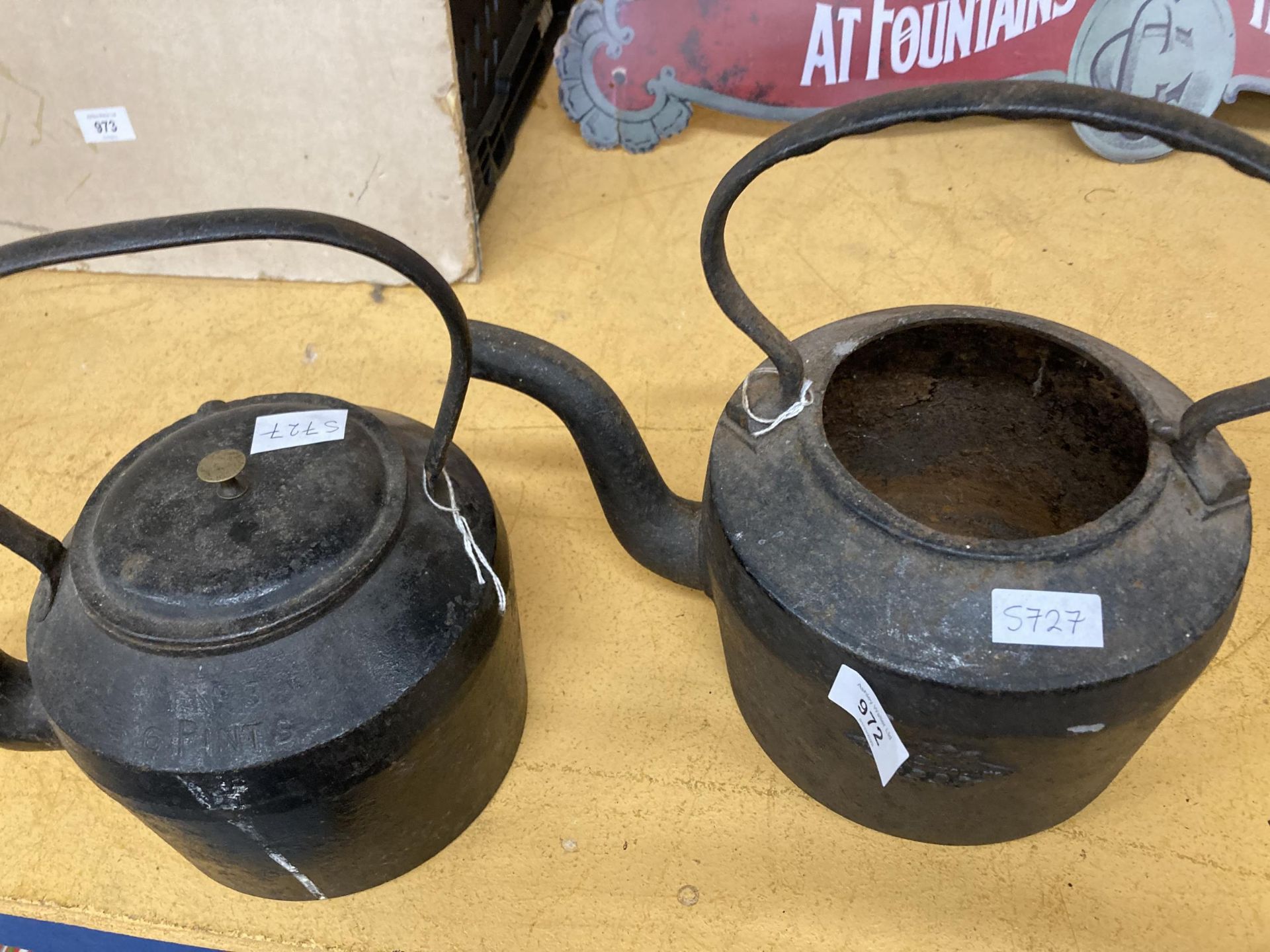 TWO VINTAGE CAST IRON KETTLES - ONE WITH MISSING LID - Image 7 of 8